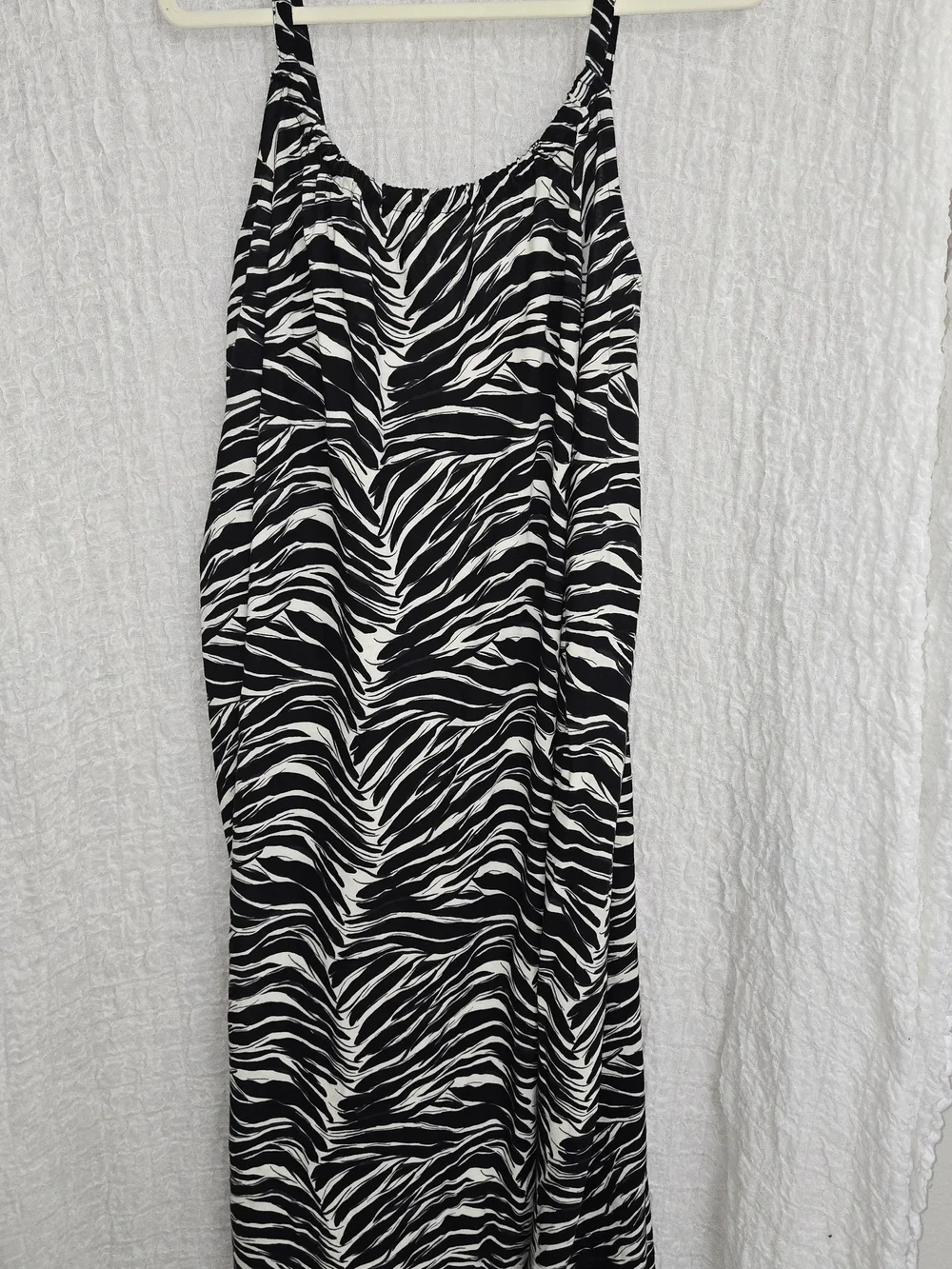 H&M Size Xl Black and White‎ Zebra-Print Maxi Dress